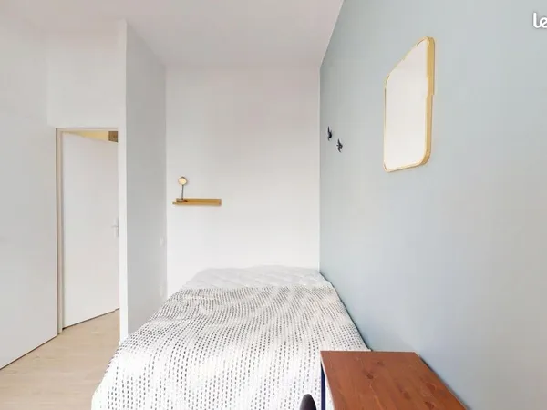 Chambre 6 pièces 96 m²