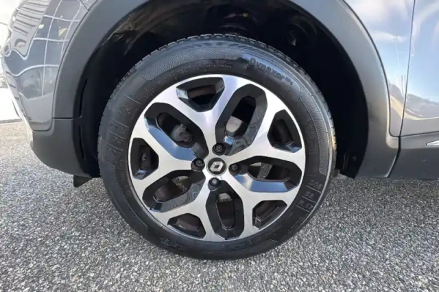 Renault Captur tce 120 energy — photo 24