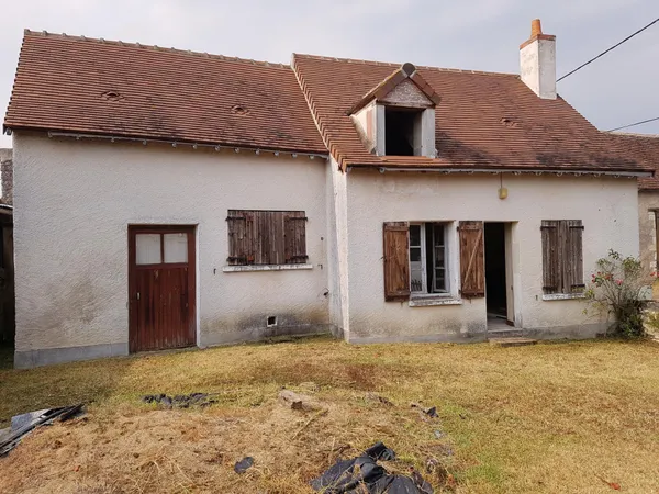 Jolie maison partiellement rénovée, secteur calme