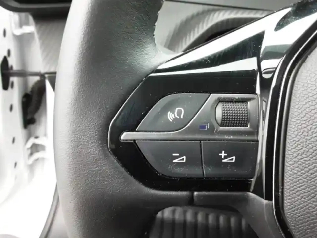 Peugeot 208 puretech 75 s&amp;s bvm5 — photo 33
