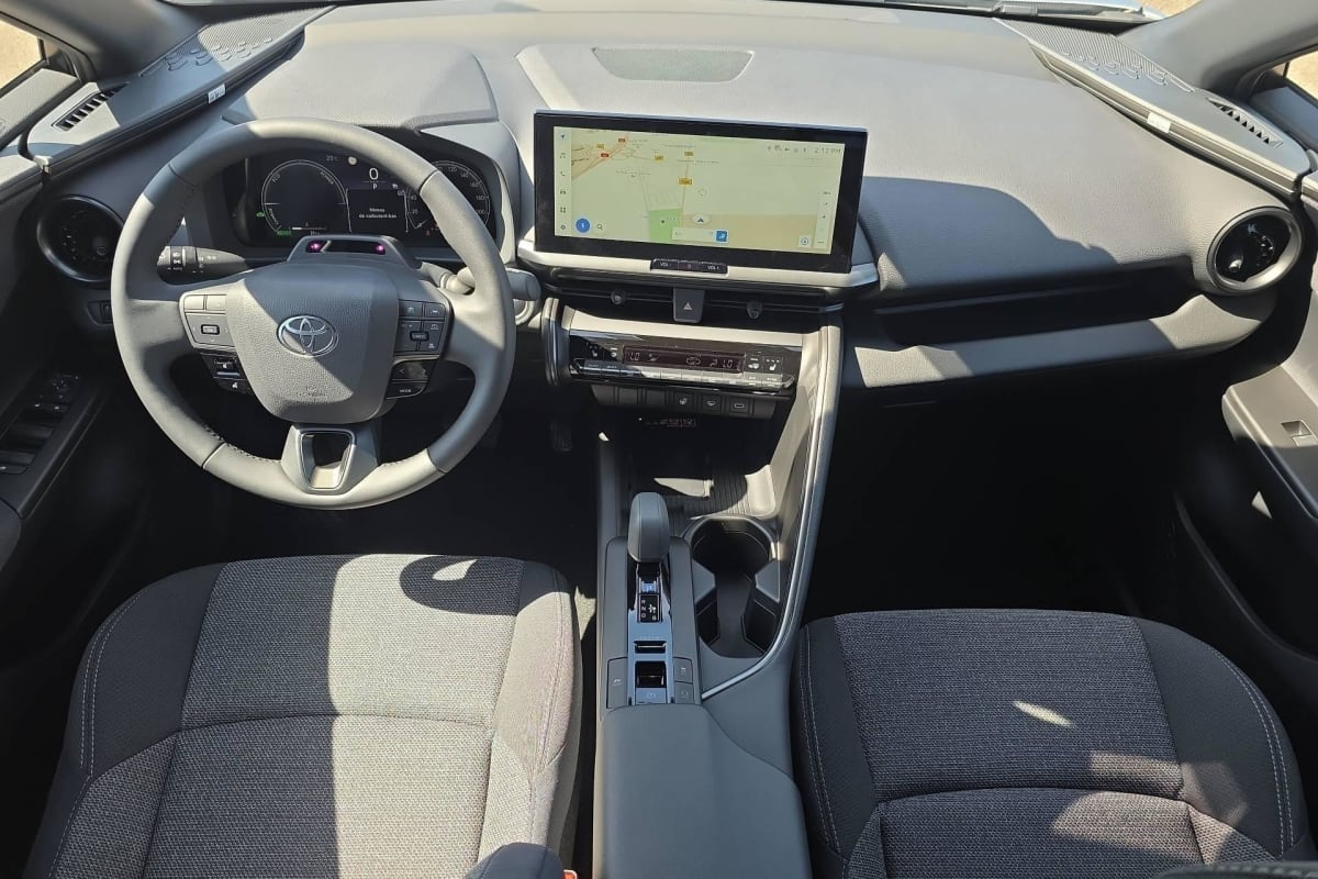 Toyota C-HR — photo 12