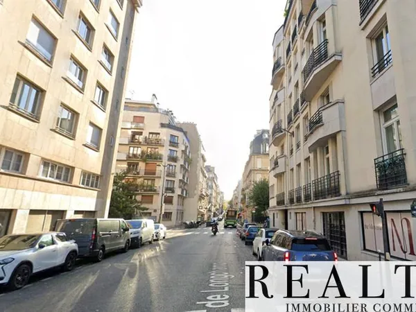 Local commercial 170 m²