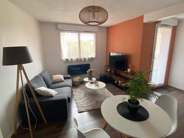 À LOUER - T2 MEUBLÉ 40 m² avec terrasse & parking - Côte Pavée / François Verdier