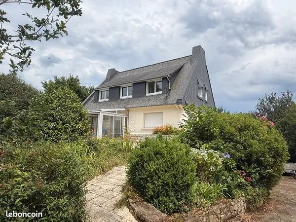 Maison lumineuse 4 chambres avec véranda et grand terrain