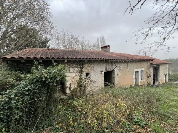 Bâtisse en pierre à rénover proche de St Astier