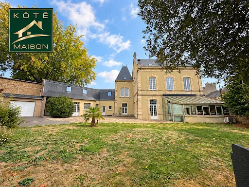 Maison 12 pièces 325 m²