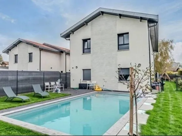 Maison 6 pièces 198 m²