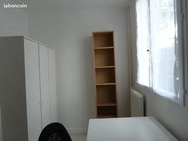 CHAMBRE DE 9.49m2 DS COLOCA DE 3 CHAMBRES, 458