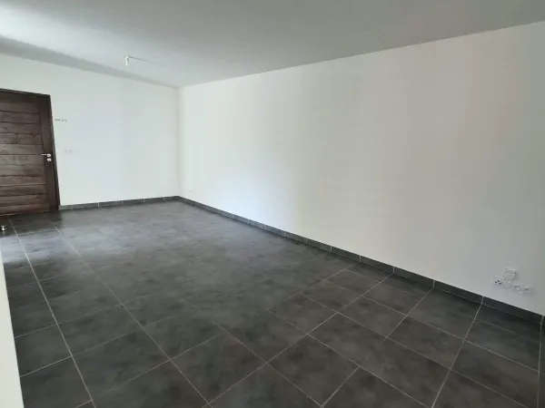 Remire-Montjoly : grand appartement à louer 1150 EUR par mois