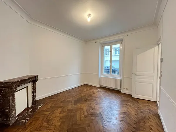 APPARTEMENT T3 57M² - HYPER CENTRE