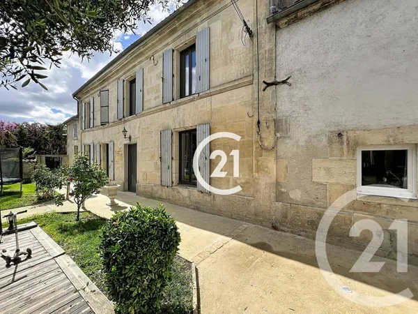 Maison 11 pièces 295 m²