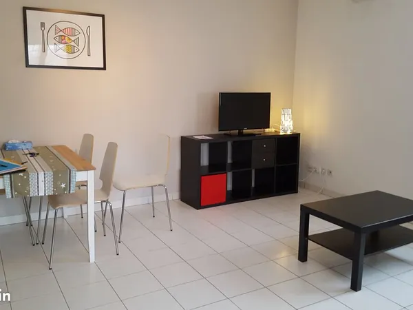 Appartement 43m2 Meublé sécurisé + garage BOX fermé