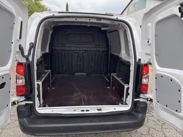 Peugeot Partner fourgon standard 650 kg bluehdi 100 s&amp;s bvm6 — photo 16