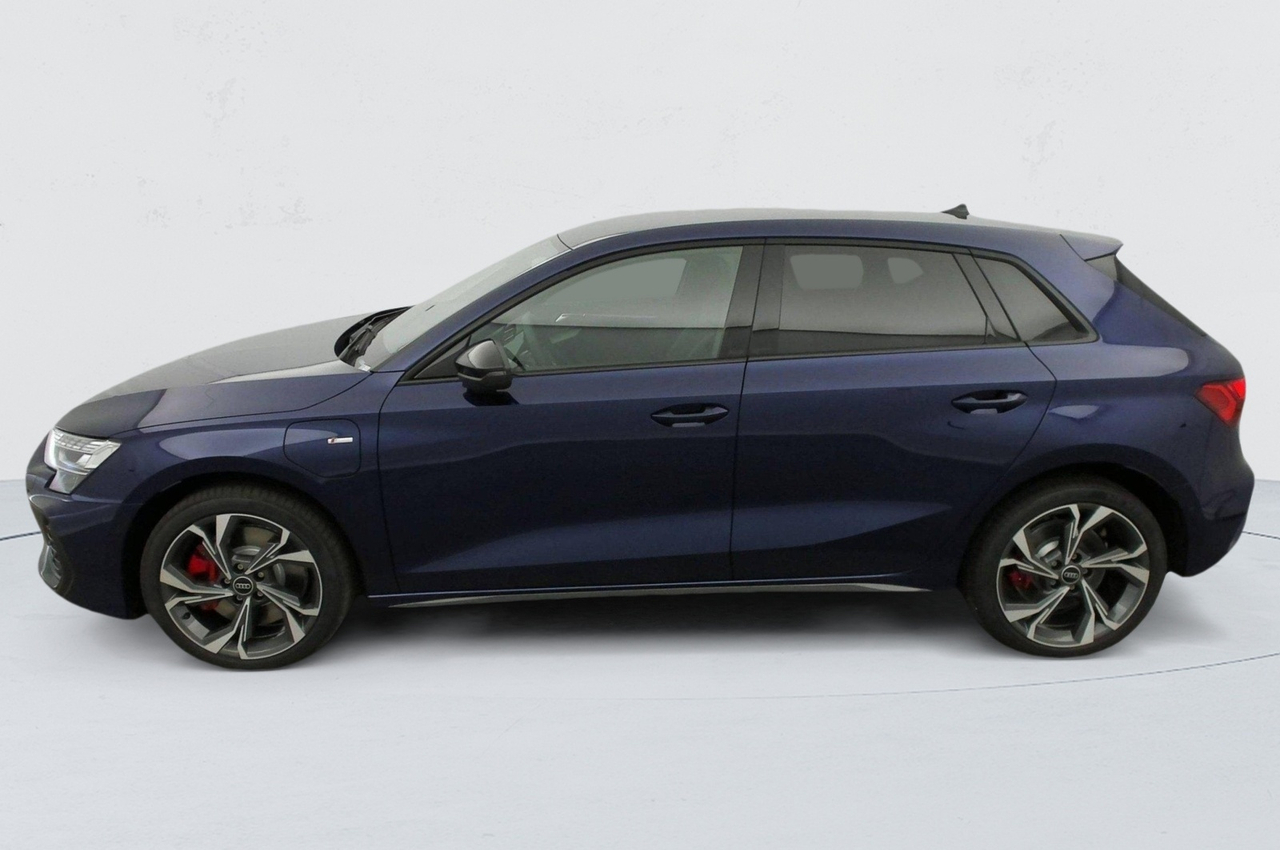 Audi A3 Sportback — photo 2