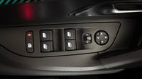 Peugeot 2008 1.2 PureTech 130ch S&S Allure — photo 28