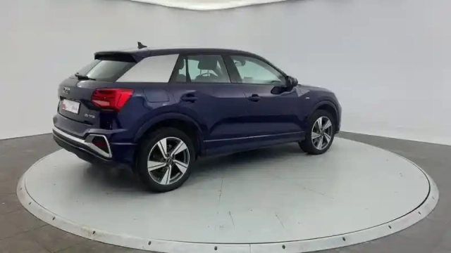 Audi Q2 35 tdi 150 s tronic 7 s line — photo 2