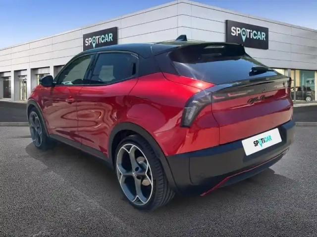 Alfa Romeo Junior elettrica 280ch 54kwh veloce — photo 6