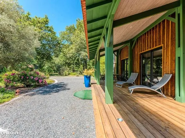 Maison 5 pièces 290 m²