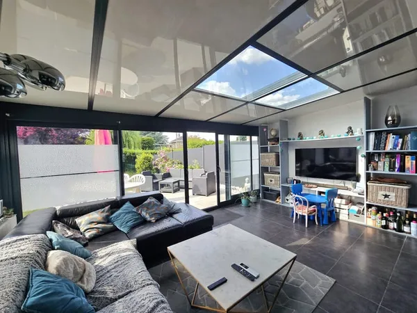 À vendre Maison familiale rénovée avec jardin et garage