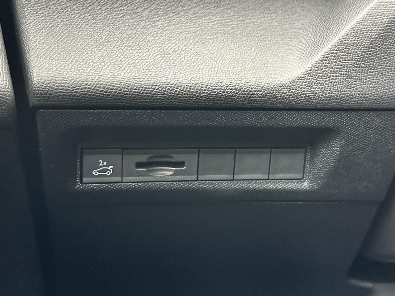 Peugeot 408 puretech 130 ch s&s eat8 gt — photo 16