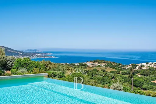 Villa 5 pièces 177 m²