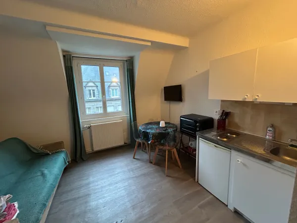Loue à l'année studio meublé de 16m² - Saint-Malo intra muros (35)