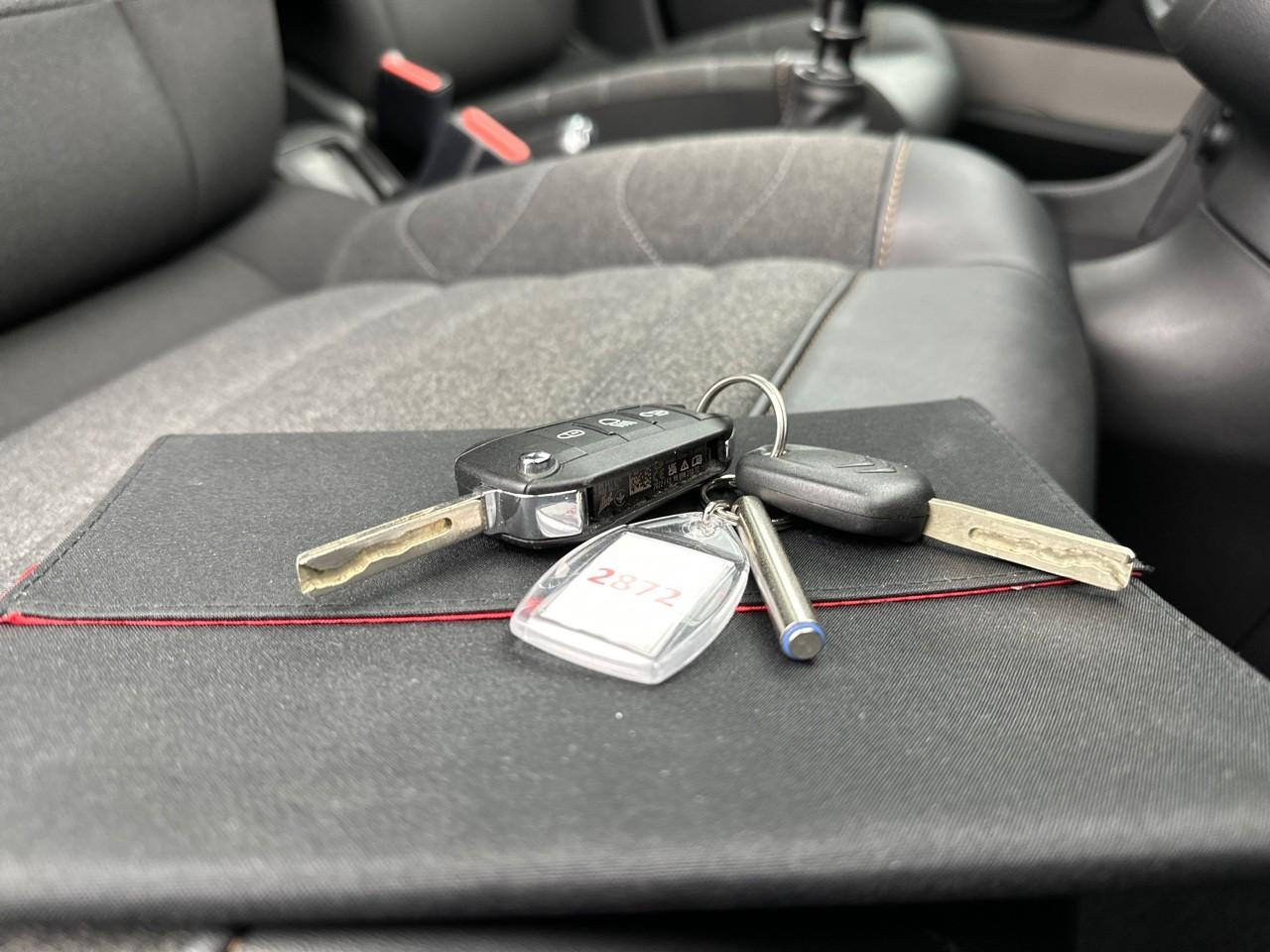Citroën C3 puretech 110 s&s bvm6 shine pack — photo 29