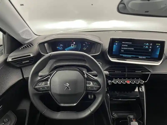 Peugeot 208 electrique 50 kwh 136ch — photo 18