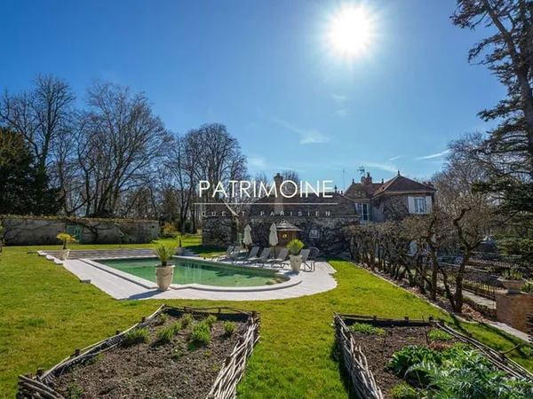 Maison 11 pièces 480 m²