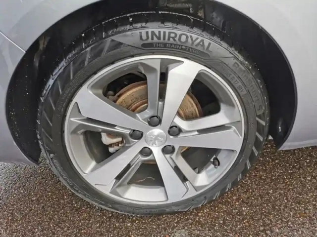 Peugeot 308 style 1.5 bluehdi 130 ch eat6 — photo 7