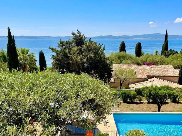 Villa 7 pièces 235 m²