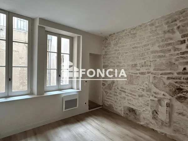 Appartement Location Nîmes 2p 48m² 563€