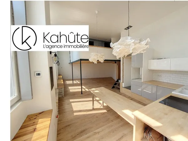 Loft atypique en bon état entre Saint Just et le Vieux Lyon