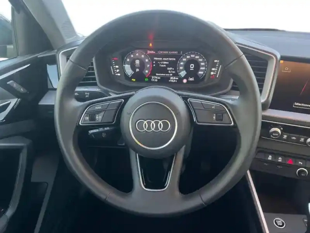 Audi A1 sportback 30 tfsi 116 ch s tronic 7 — photo 36