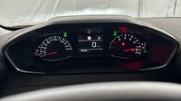Peugeot 2008 1.2 PureTech 130ch S&S Allure EAT8 — photo 10