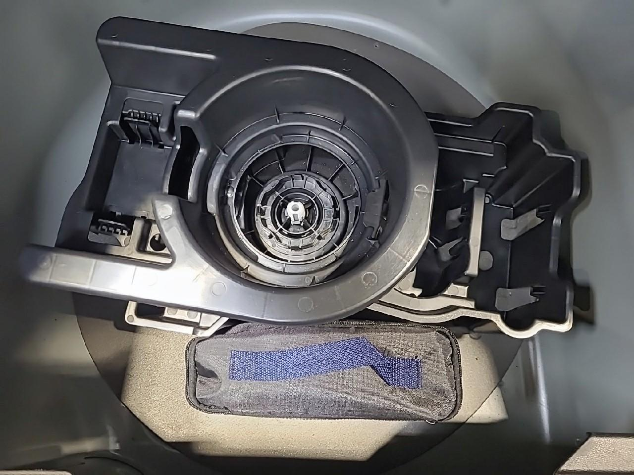 Peugeot 208 hybrid 100 e-dcs6 allure — photo 17