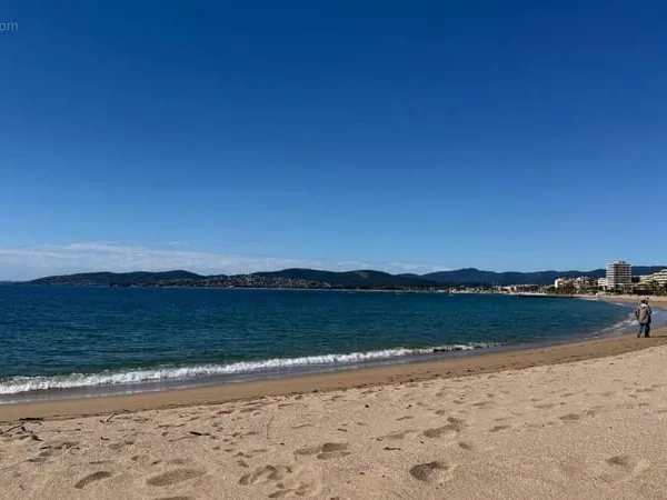 Appartement à vendre 2, 3 pièces FREJUS PLAGE (83)