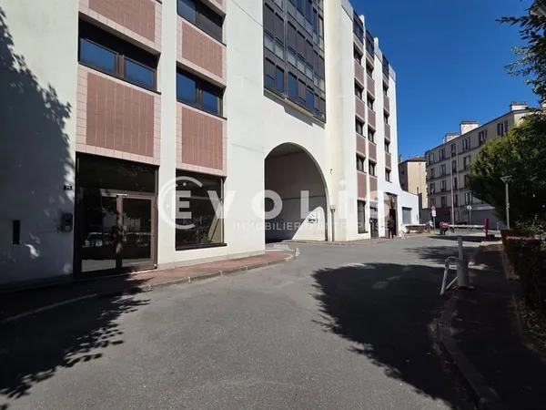 Bureau 713 m²