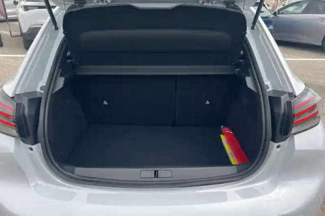 Peugeot 208 100 s&amp;s bvm6 — photo 10