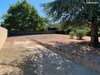 TERRAIN CONSTRUCTIBLE 700m2