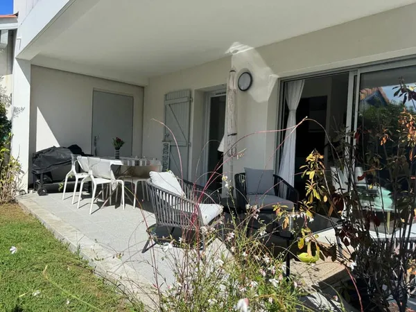 BIARRITZ 3 PIÈCES AVEC JARDIN, GARAGE ET PARKING