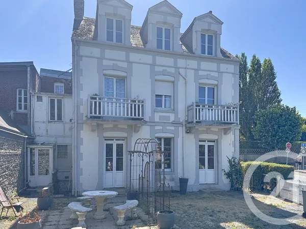 Maison 10 pièces 165 m²