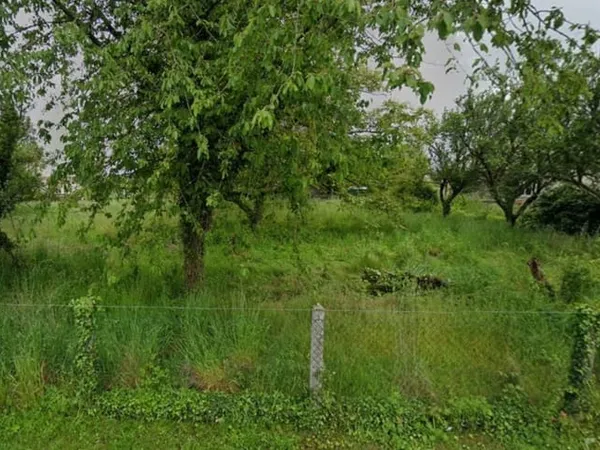 Terrain 600 m²