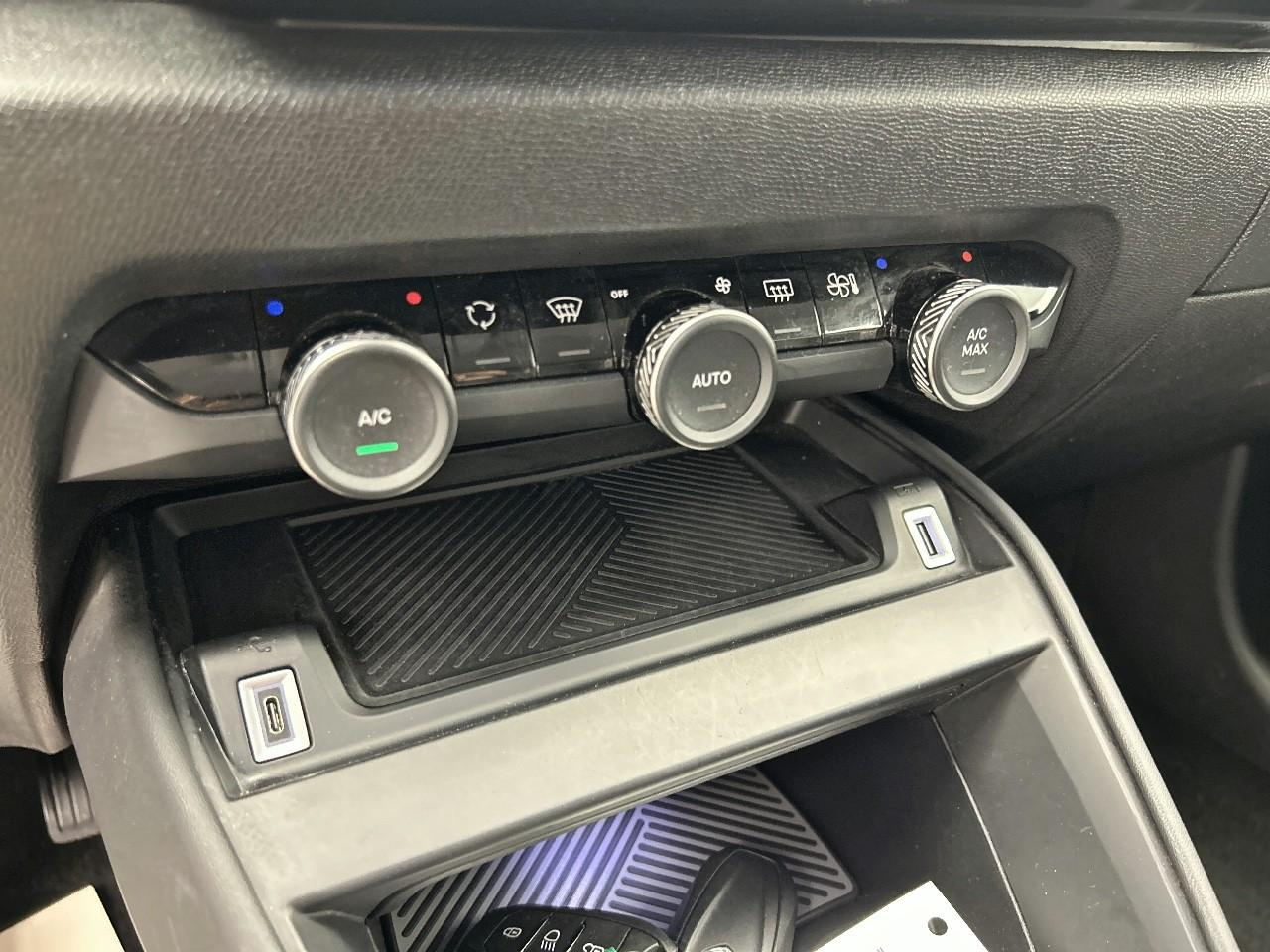 Citroën C4 puretech 130 s&s eat8 shine — photo 25