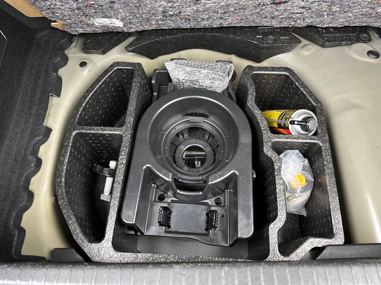 Peugeot 208 puretech 100 s&s eat8 style — photo 37