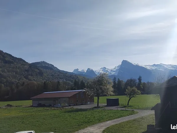 Bâtiment agricole en haute Savoie avec 1h8