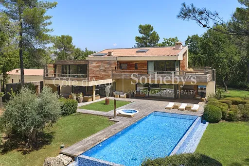Maison 6 pièces 515 m²