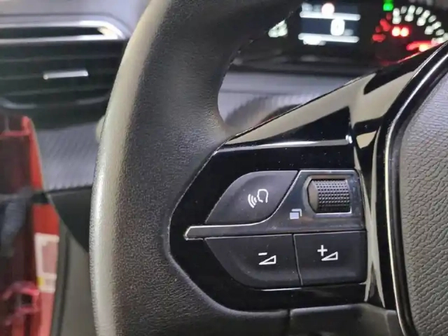 Peugeot 2008 puretech 100 s&amp;s bvm6 — photo 27