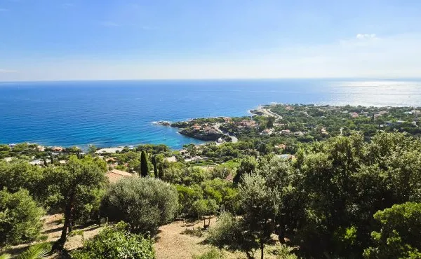 Vente villa avec vue mer aux Issambres.