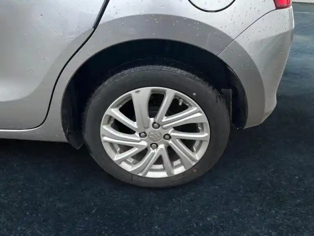 Suzuki Swift 1.2 dualjet hybrid 83ch privilège — photo 11